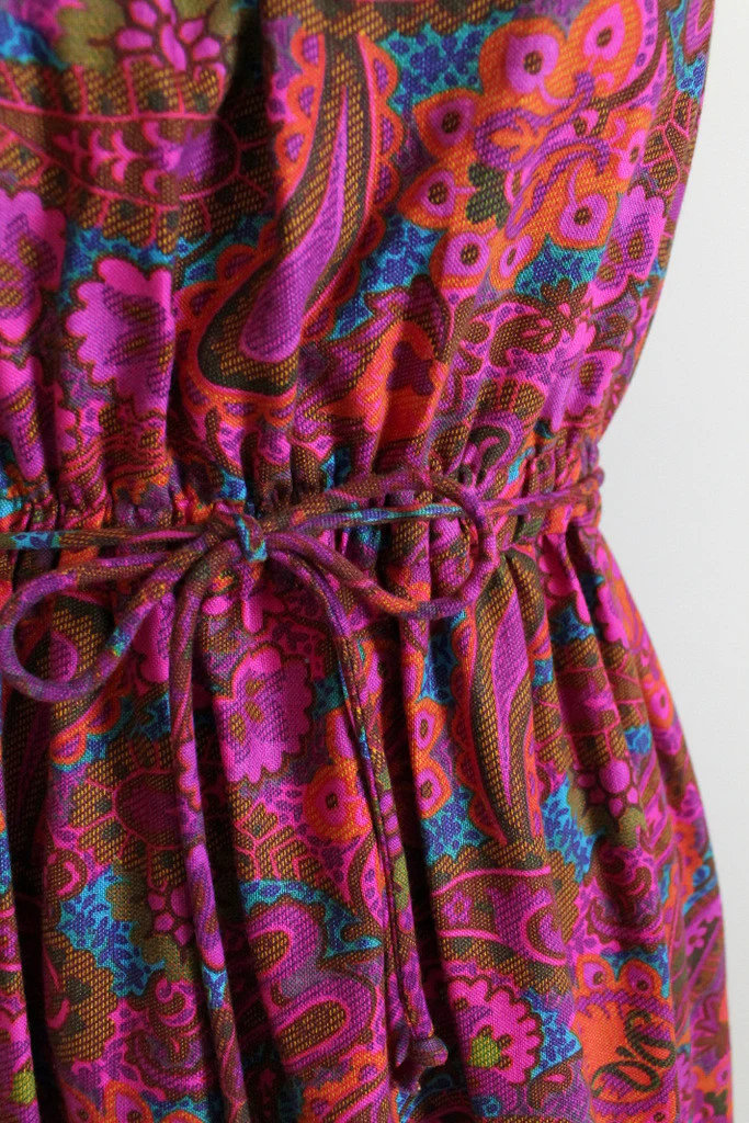 Vintage 1960s MOD Paisley Halter Maxi Dress - Image 4