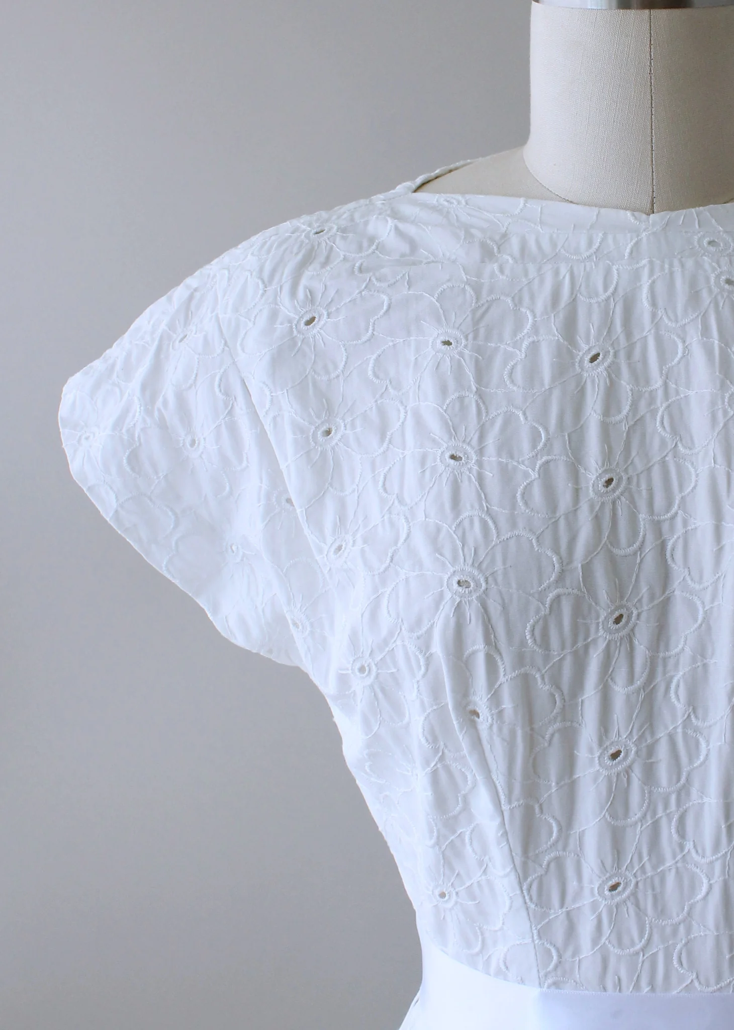 Vintage 1960s White Flower Maxi Wedding Dress - Image 3