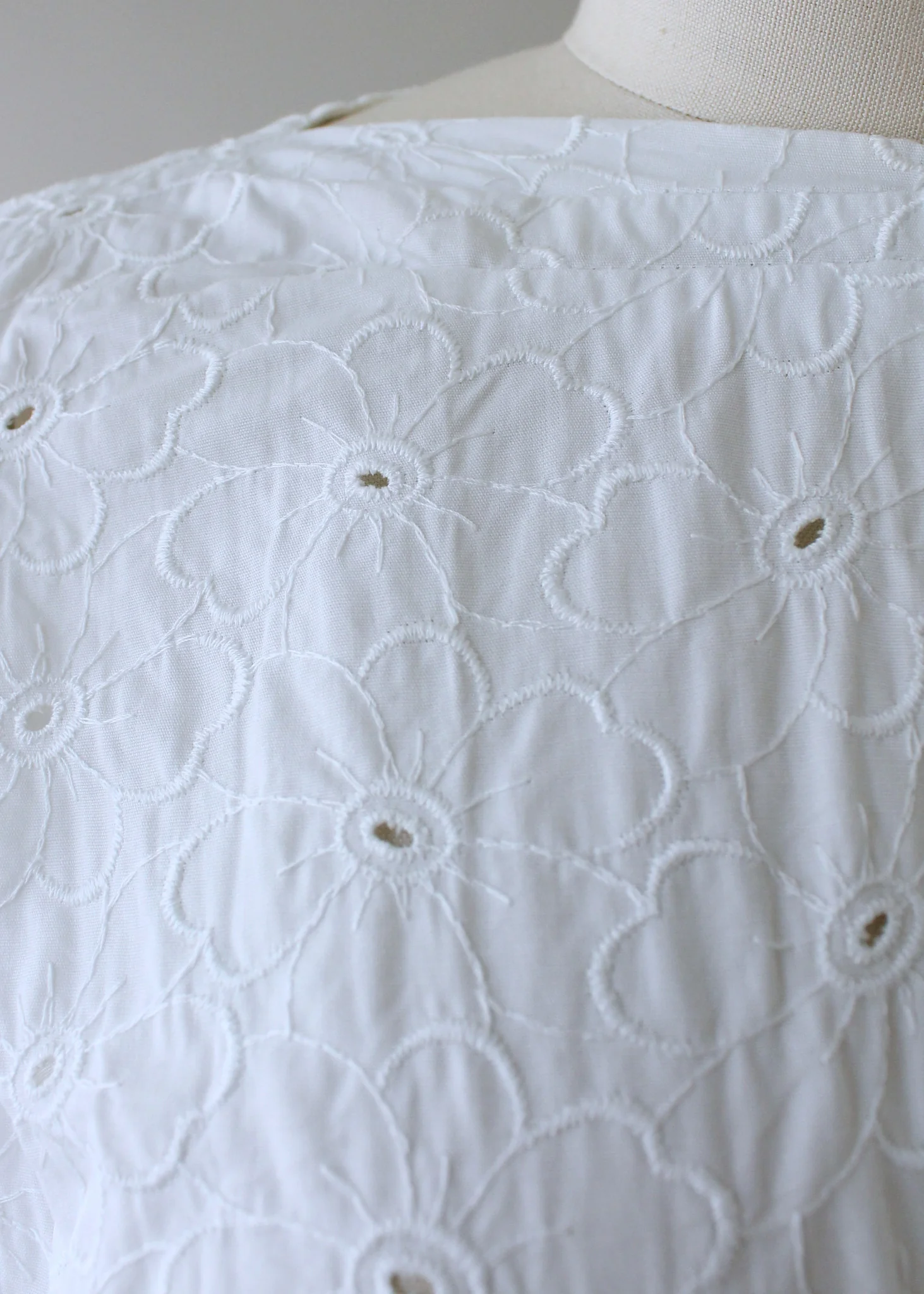 Vintage 1960s White Flower Maxi Wedding Dress - Image 4